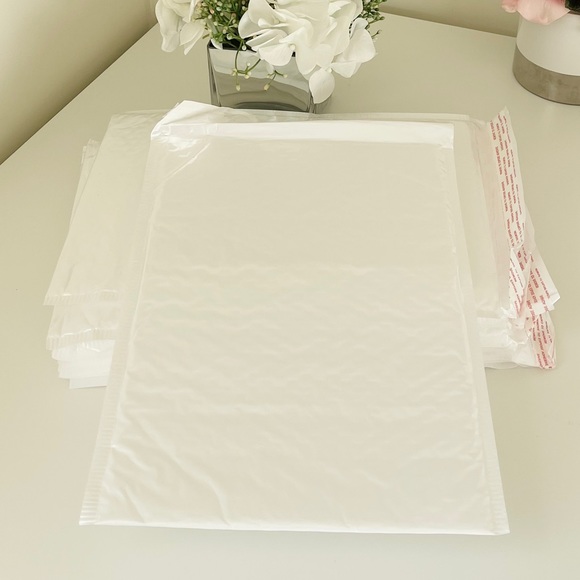 10PCS Waterproof Poly Bubble Mailer - Picture 2 of 3